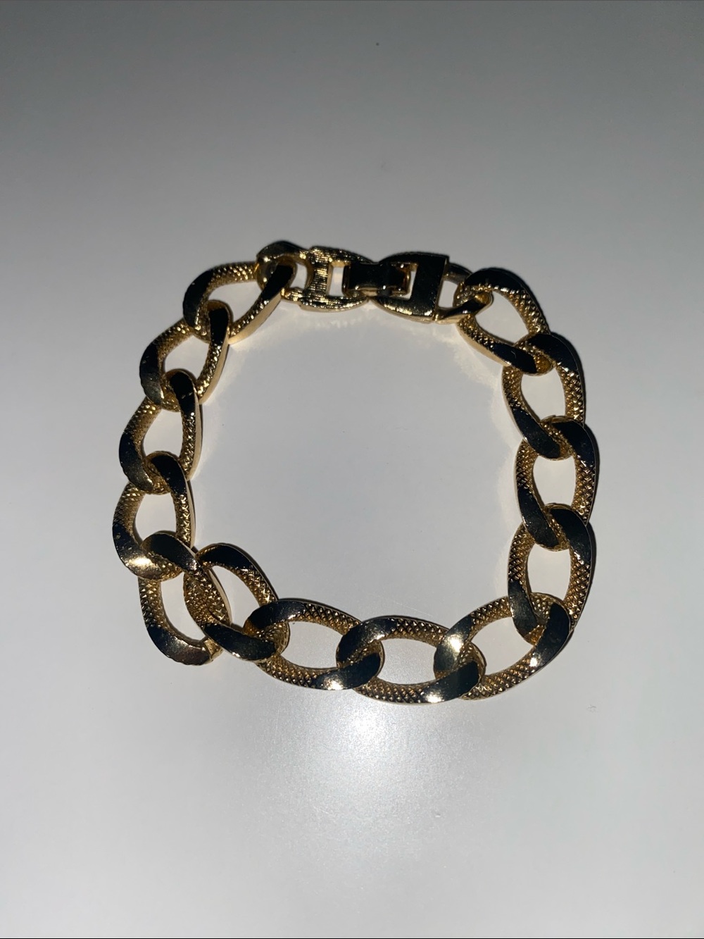 Gold Link Chain Bracelet - Women's Fashion Accessory
